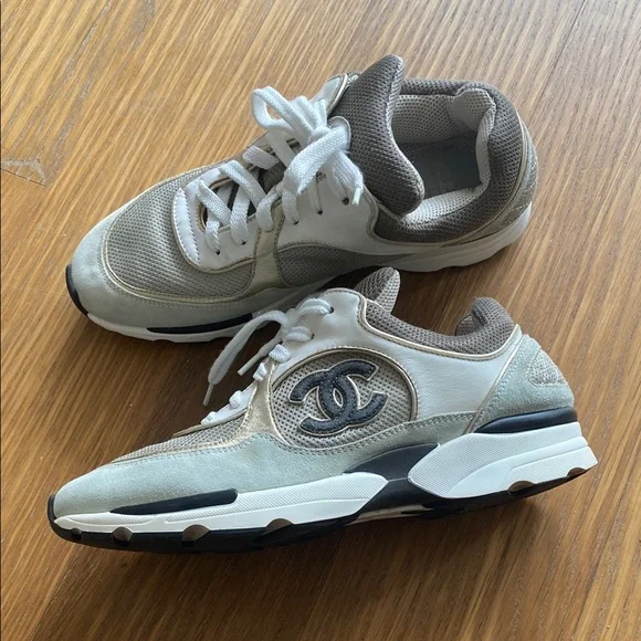 Chanel Women Interlocking CC Logo Low Top Suede Sneakers Shoes Size 8 - Picture 1 of 8